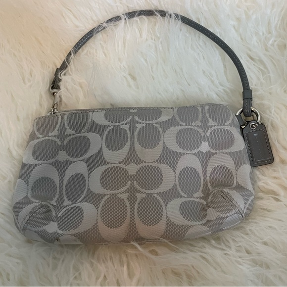 Coach Wristlet-Authentic - Picture 2 of 4